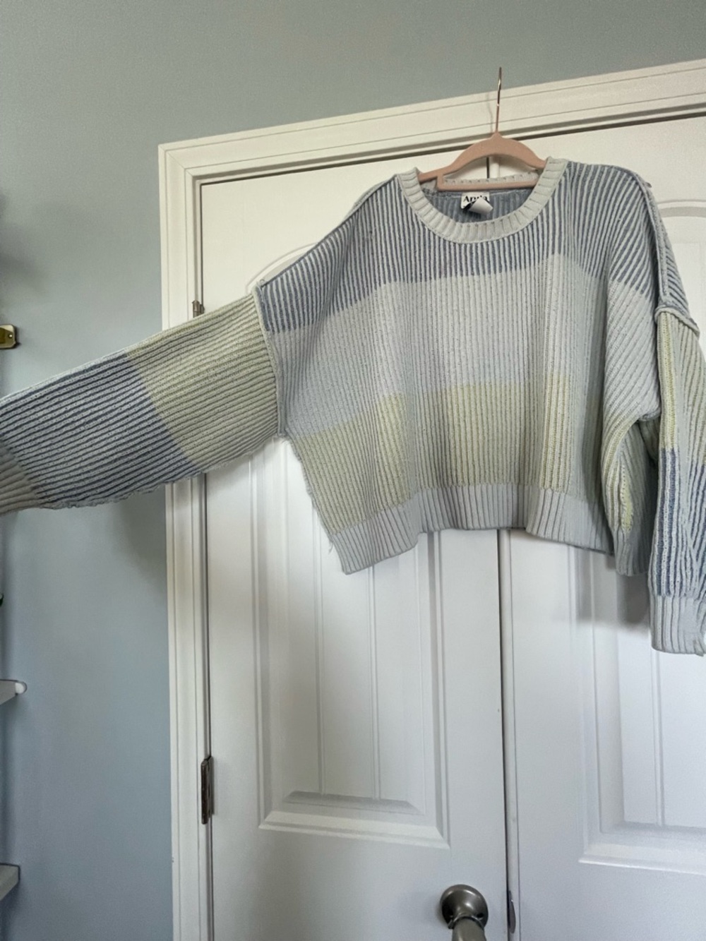 2️⃣ Crop Sweaters - Picture 3 of 8